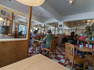 Cafe Creekside