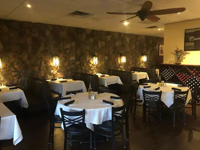 Cardone's Restaurant & Bar