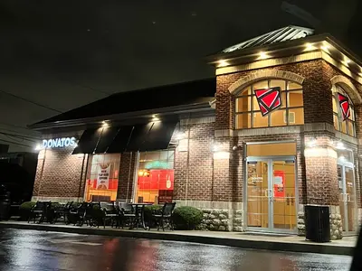 Donatos Pizza
