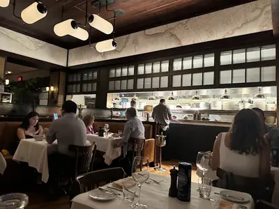 Hank's Low Country Seafood & Raw Bar
