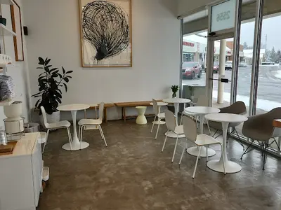 Mjomii Dessert & Coffee House
