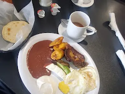 Montecristo salvadorean grill y bar