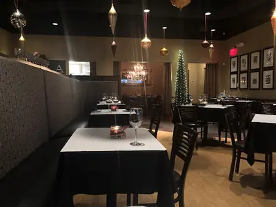 Nicola Restaurant & Bar