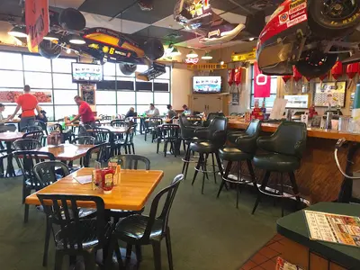 Quaker Steak & Lube