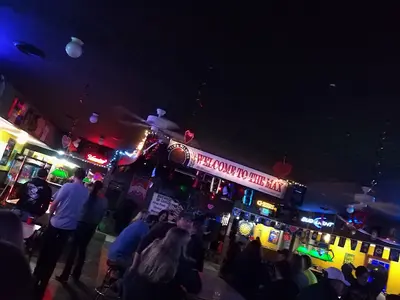 The Max Bar & Grill